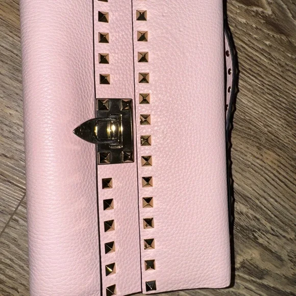 Authentic Valentino Rockstud clutch/crossbody bag. - Picture 4 of 16